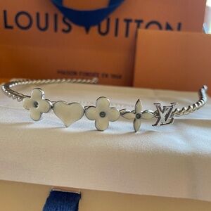 LOUIS VUITTON Sweet Monogram Headband